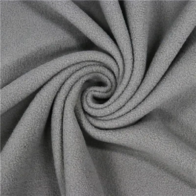 Устойчива поларена материя за дрехи